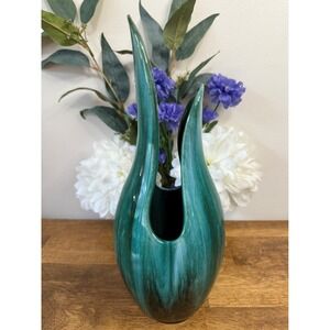 Blue Mountain Pottery Double Horn Vase – Canadian Mid-Century‎ Art Pottery